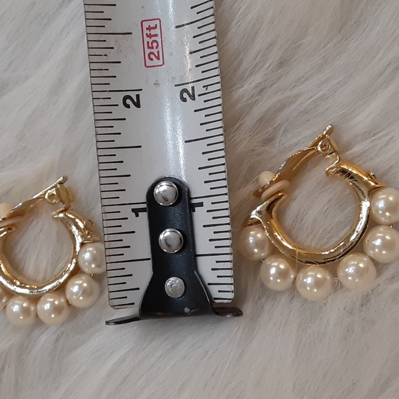 Pearl Clip On Earrings - Picture 5 of 6